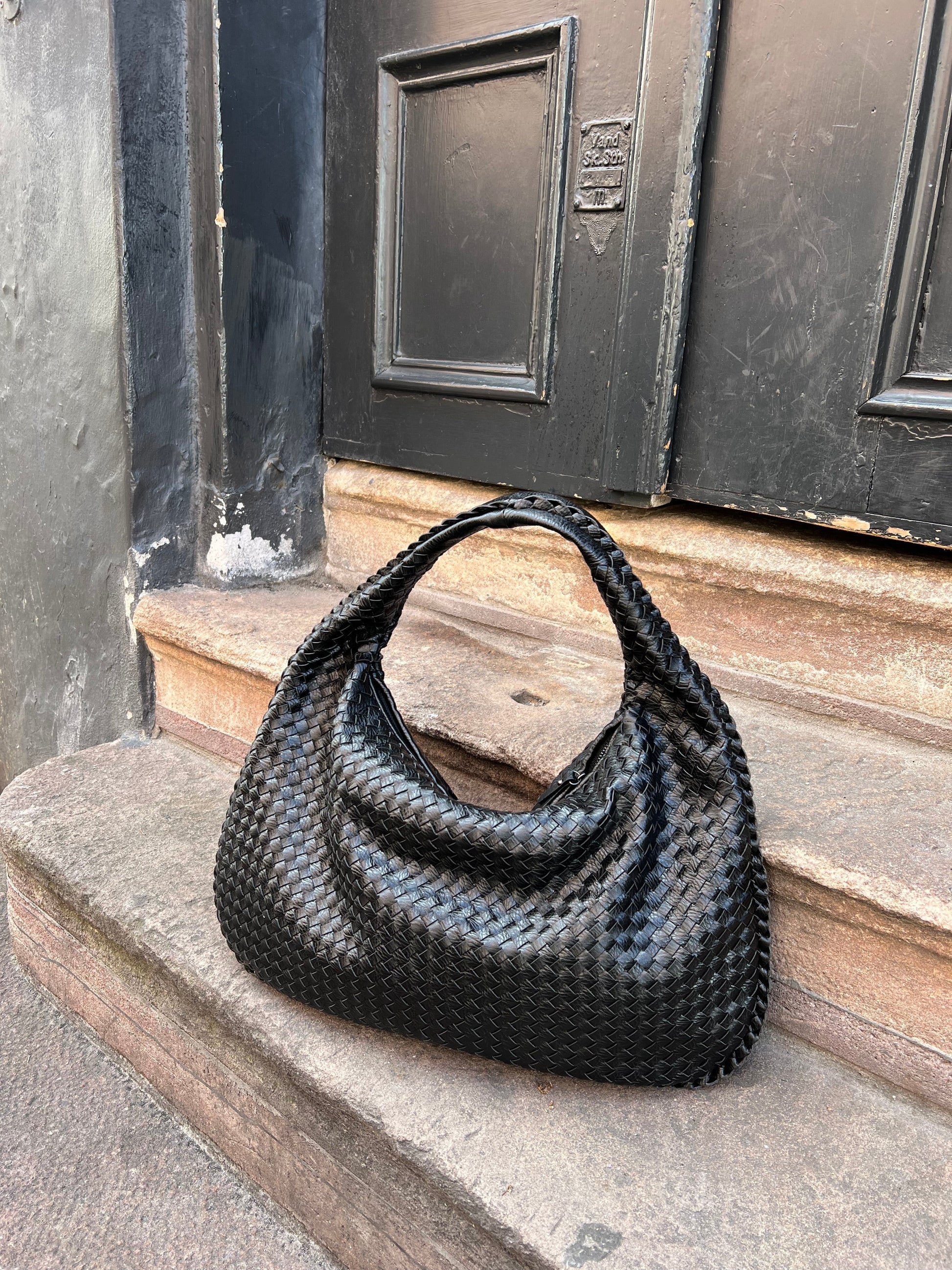 Nerina | Women’s Woven Handbag with Trendy Design