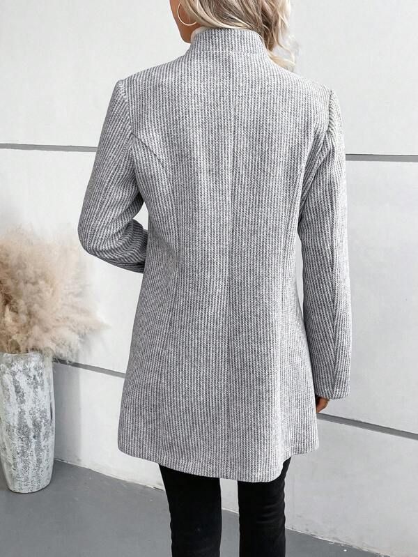 Elegant collarless long-sleeved outdoor clothing with print