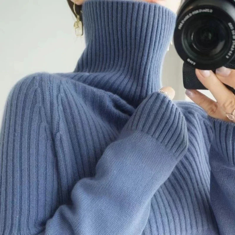 Tessara | Women’s Winter Sweater with Turtleneck and Ribbed Pattern