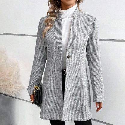 Elegant collarless long-sleeved outdoor clothing with print