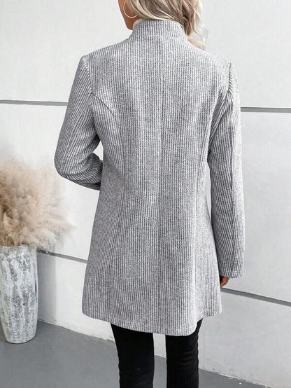 Elegant collarless long-sleeved outdoor clothing with print
