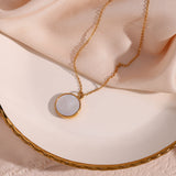 Eloa Lunar Gold Necklace
