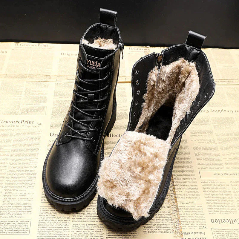 Warm women's boots – lined with zipper and robust sole