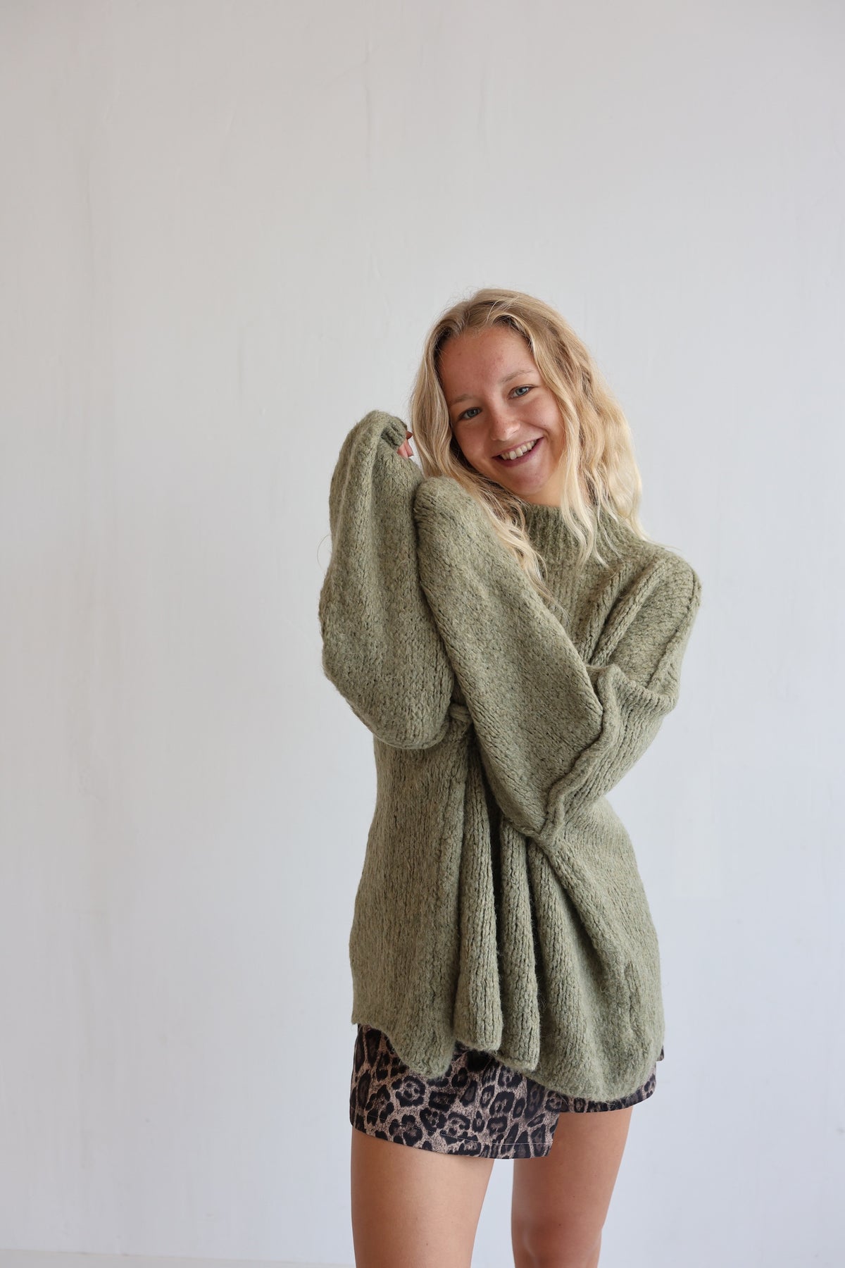 Fiora | Women’s Oversized Knit Sweater Pullover