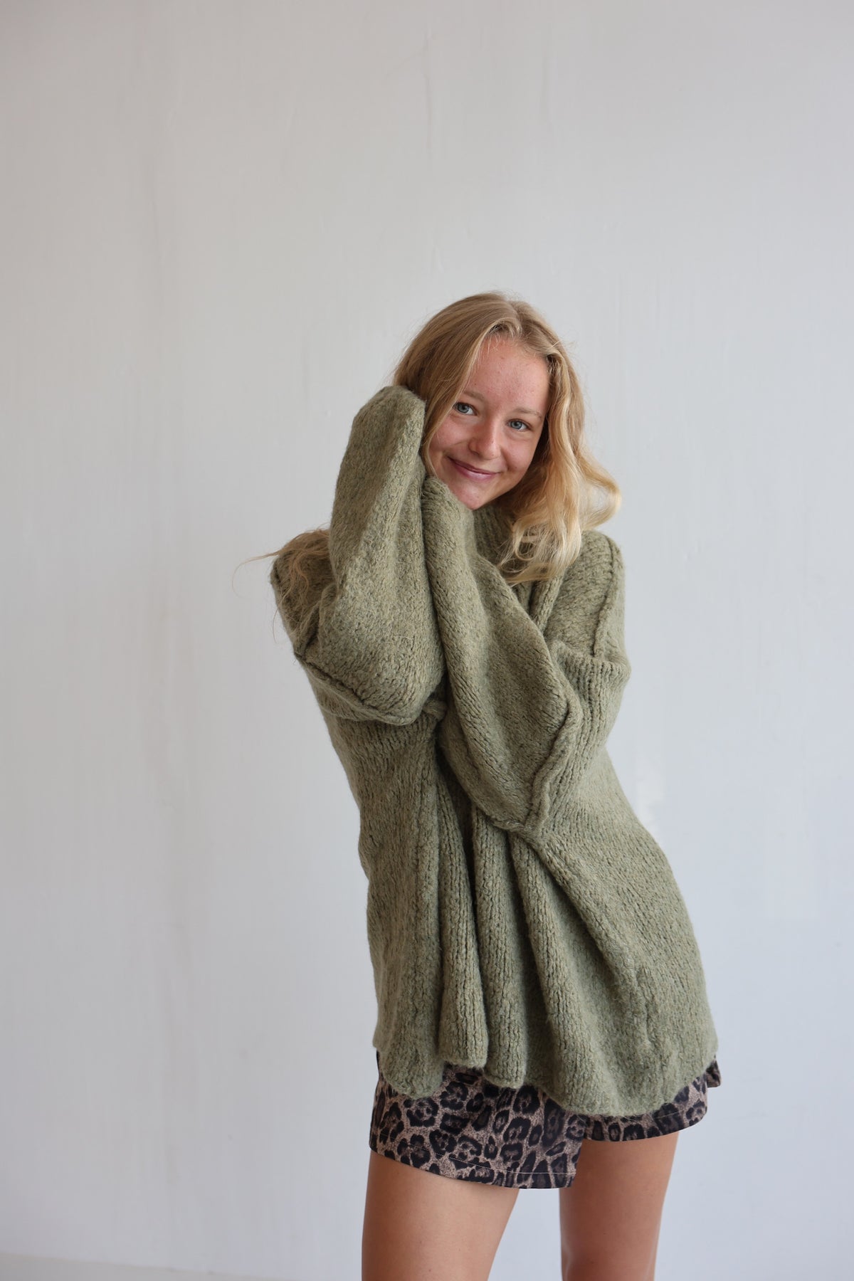 Fiora | Women’s Oversized Knit Sweater Pullover