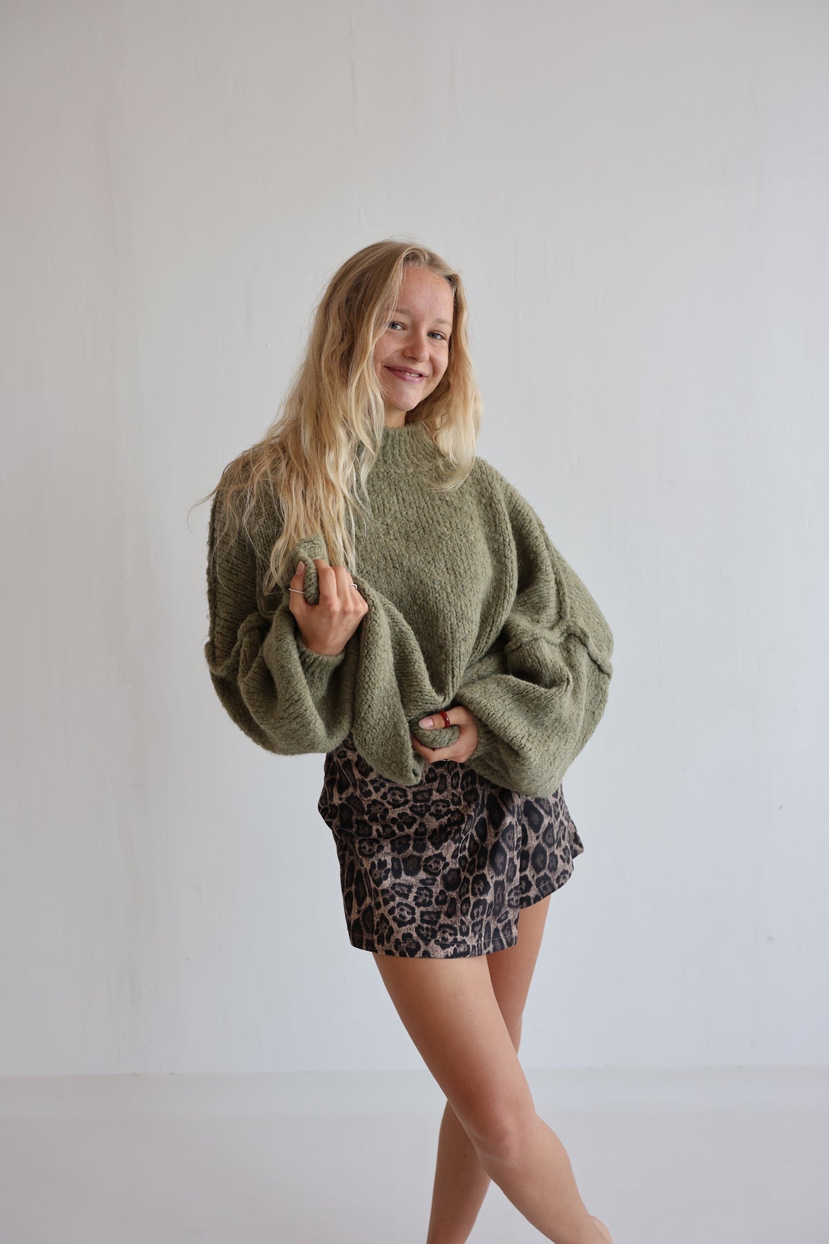 Fiora | Women’s Oversized Knit Sweater Pullover