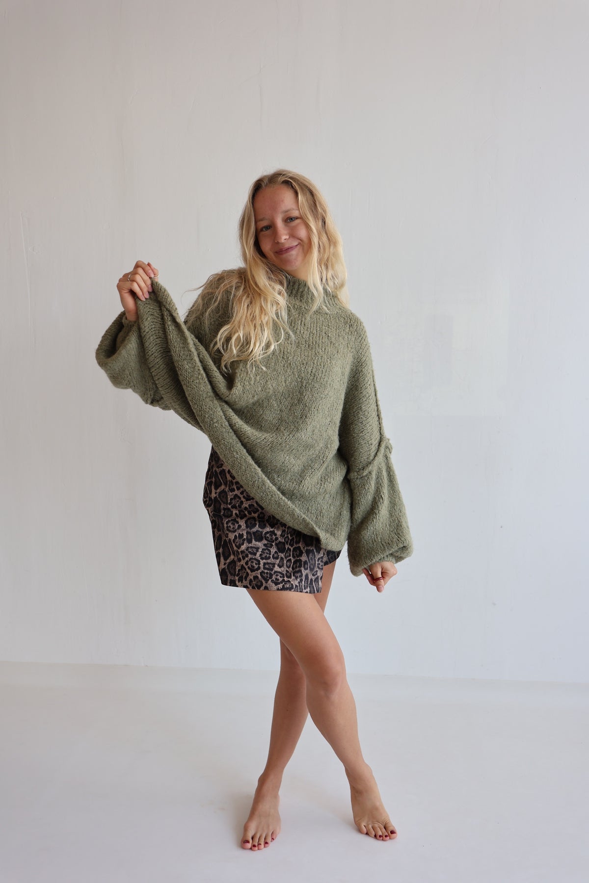 Fiora | Women’s Oversized Knit Sweater Pullover